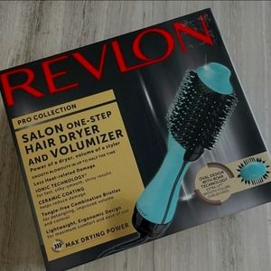 Revlon One Step Blow Dryer Brush NIB
